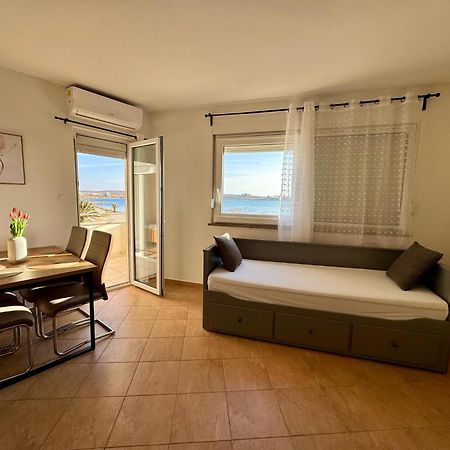 Apartments Franko Povljana Ngoại thất bức ảnh