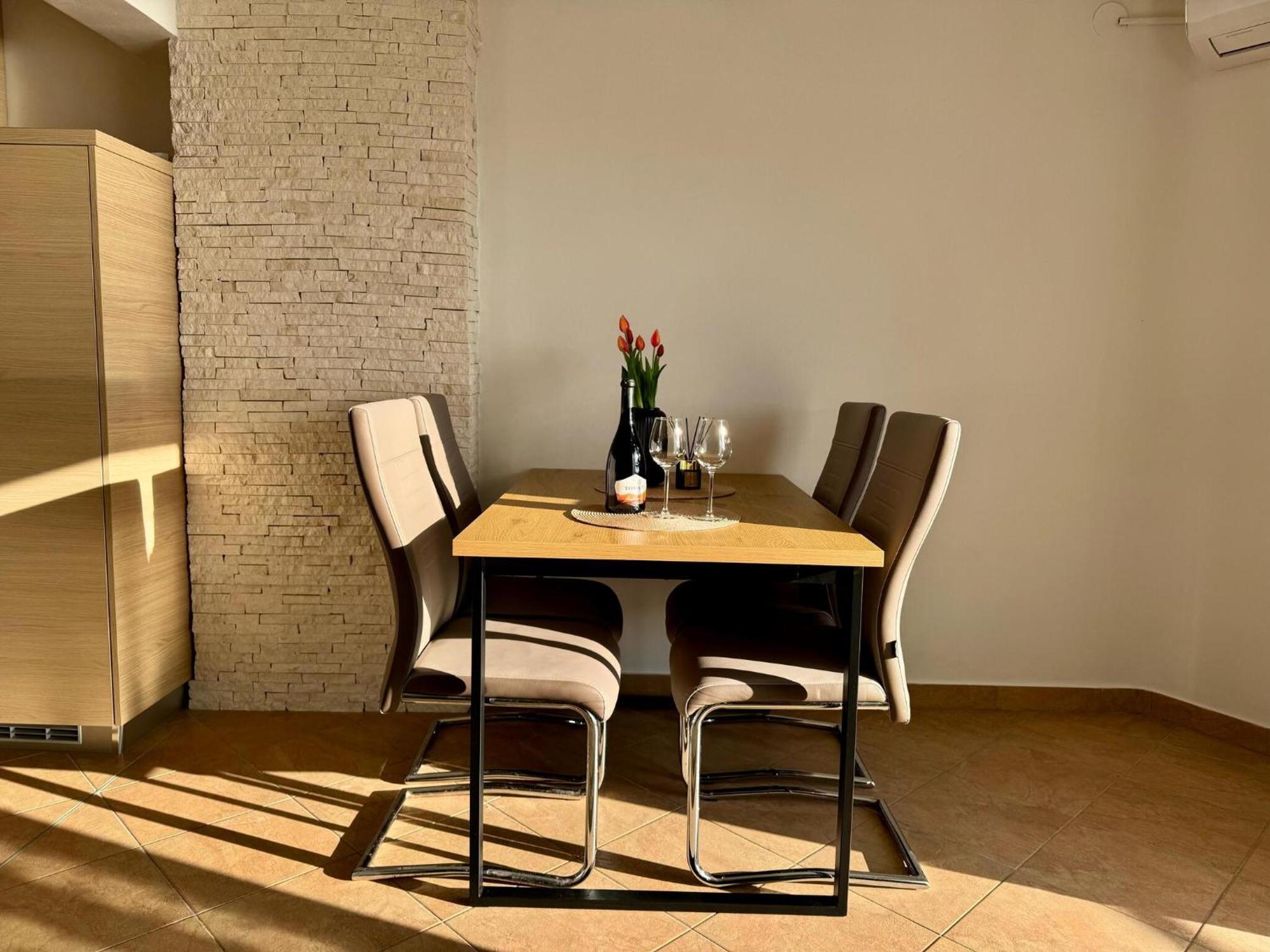 Apartments Franko Povljana Ngoại thất bức ảnh