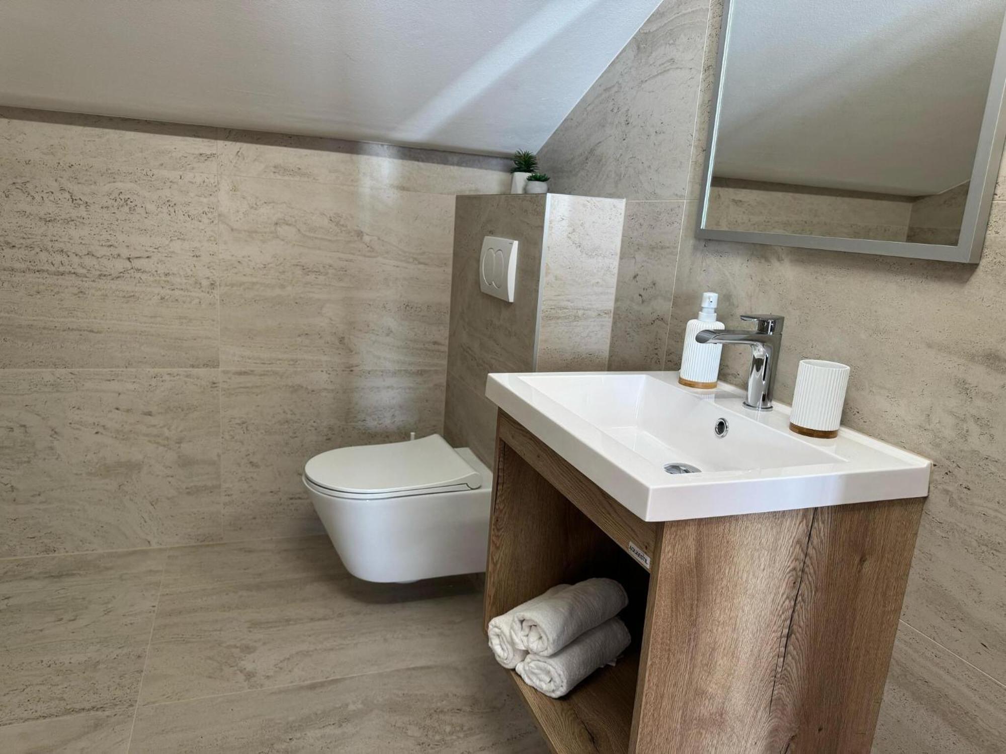 Apartments Franko Povljana Ngoại thất bức ảnh