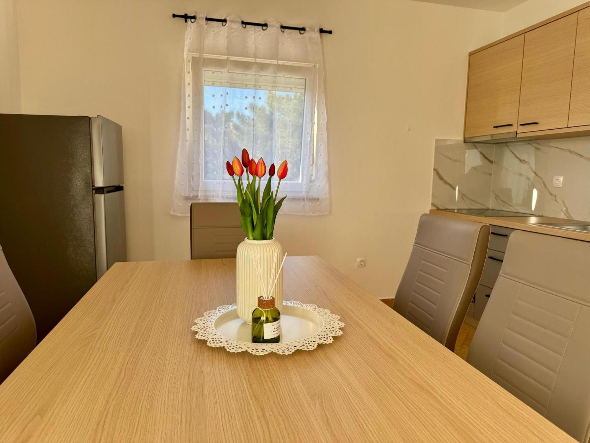 Apartments Franko Povljana Phòng bức ảnh