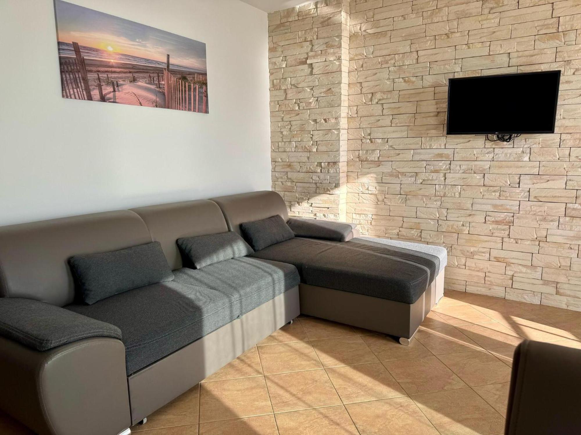 Apartments Franko Povljana Ngoại thất bức ảnh