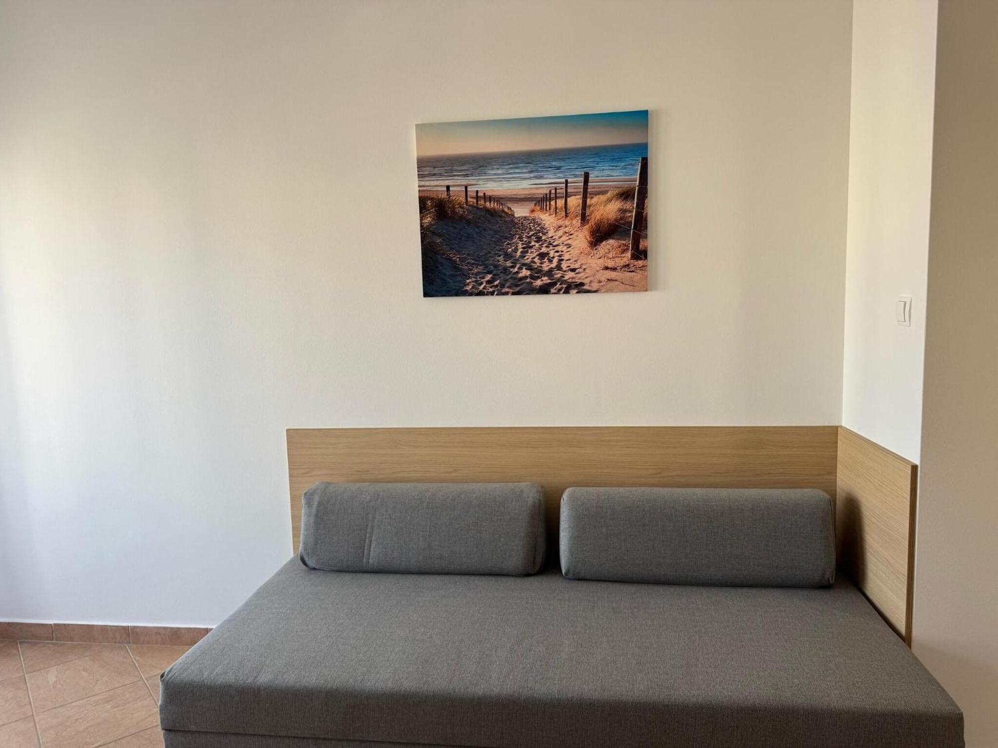 Apartments Franko Povljana Phòng bức ảnh