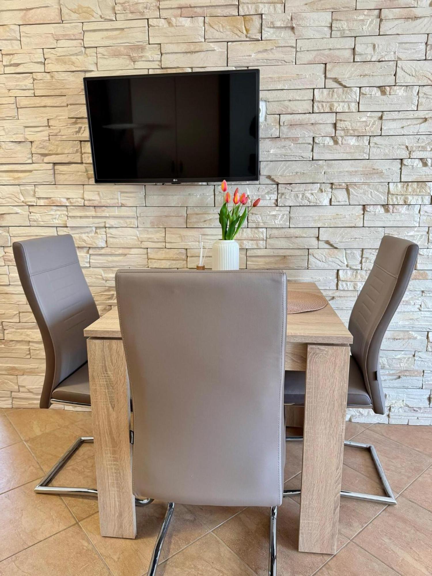 Apartments Franko Povljana Phòng bức ảnh